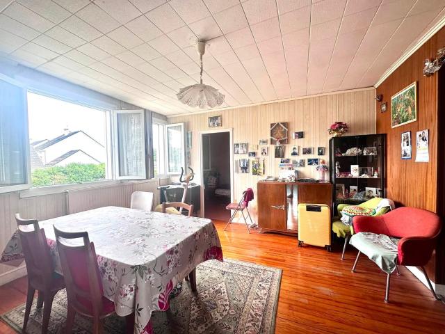Maison individuelle de 95 m2 avec sous sol total Secteur 80500