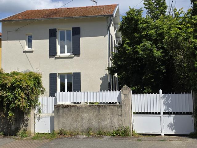 Maison individuelle d'environ 80 m2 habitable avec 3 ch + ja