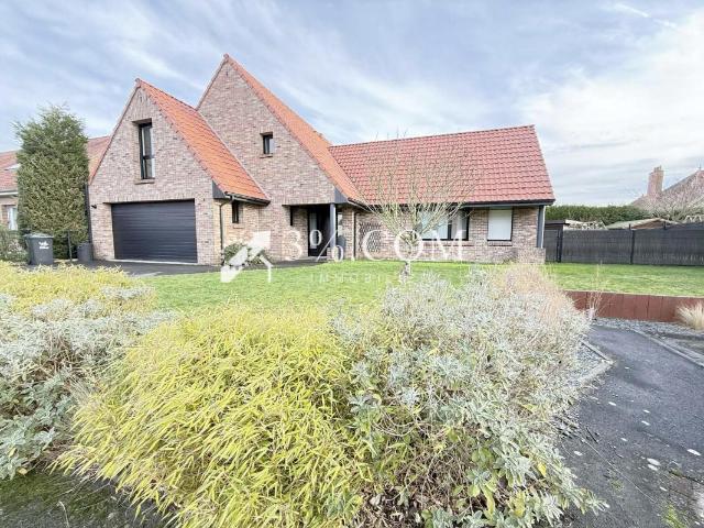 MAISON INDIVIDUELLE EN IMPASSE 160 m2 4 CH + BUREAU Grand GA