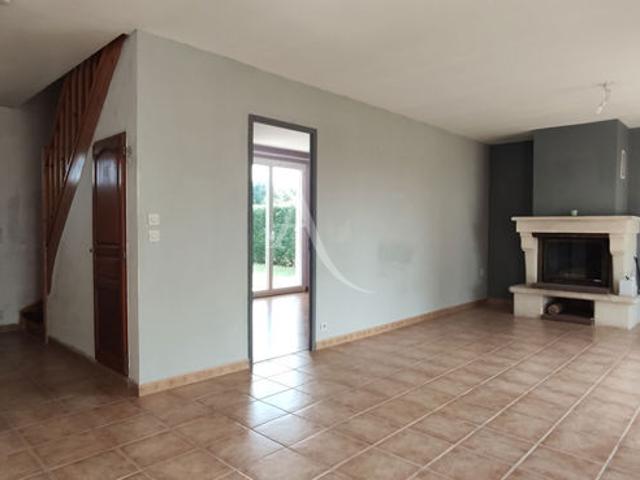 Maison Individuelle familiale F5 fonctionnelle avec double garage