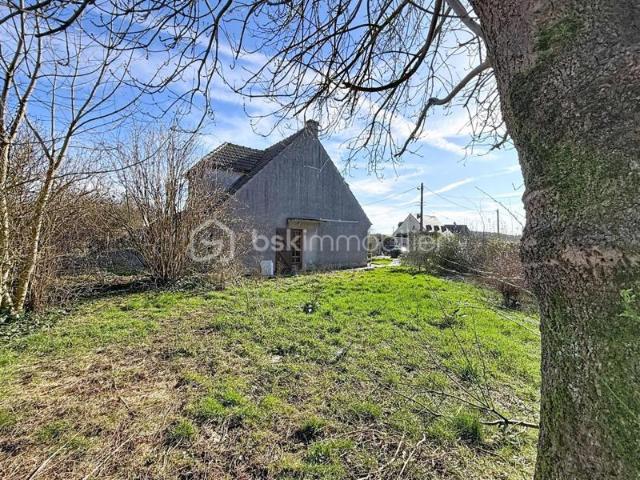 Maison individuelle – Grand terrain – Non mitoyenne