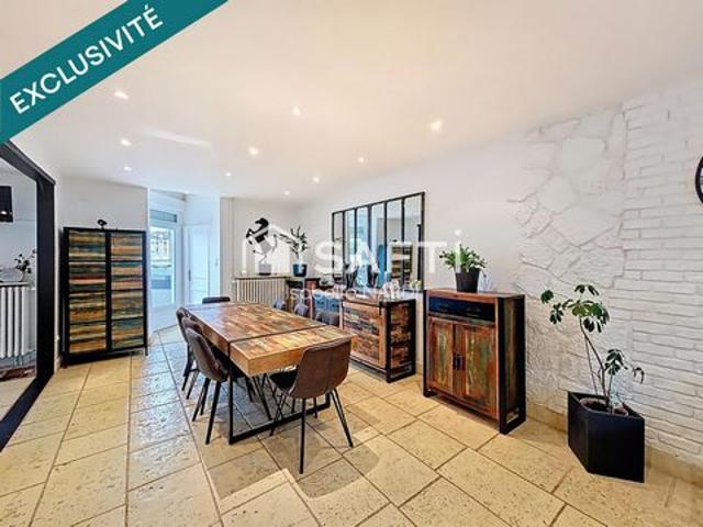 Maison individuelle rénovée avec piscine, coup de cœur assuré !