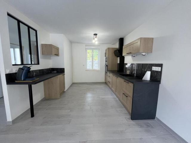 MAISON INDIVIDUELLE RENOVEE JARDIN ET GARAGE