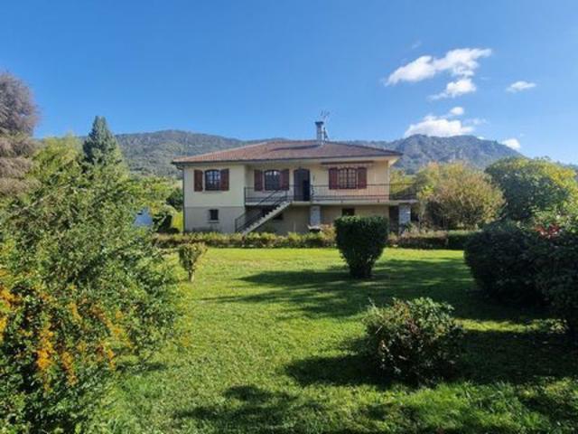 Maison individuelle sur environ 1300 m² de terrain