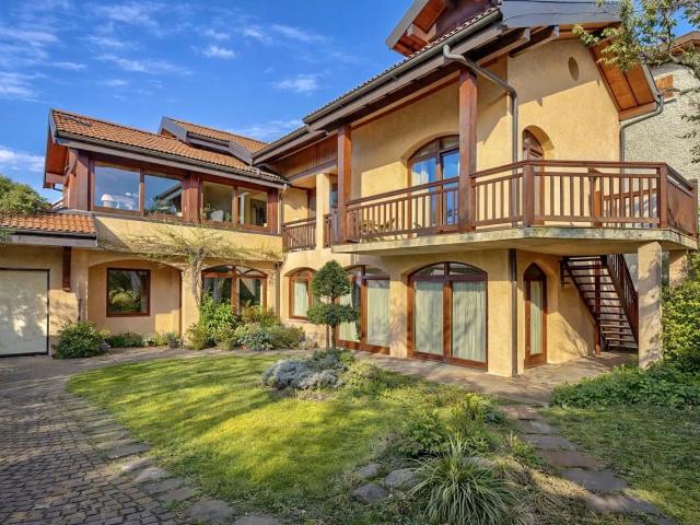 Maison individuelle sur le bas d'Annecy le vieux 243m² Annecy