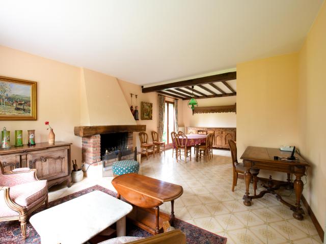 Maison individuelle sur sous sol complet avec 2 010 m2 de terrain