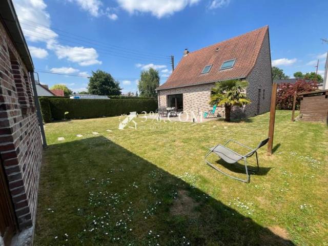 MAISON INDIVIDUELLE SEMI PLAIN PIED 135 M2 4 CH GARAGE JARDI