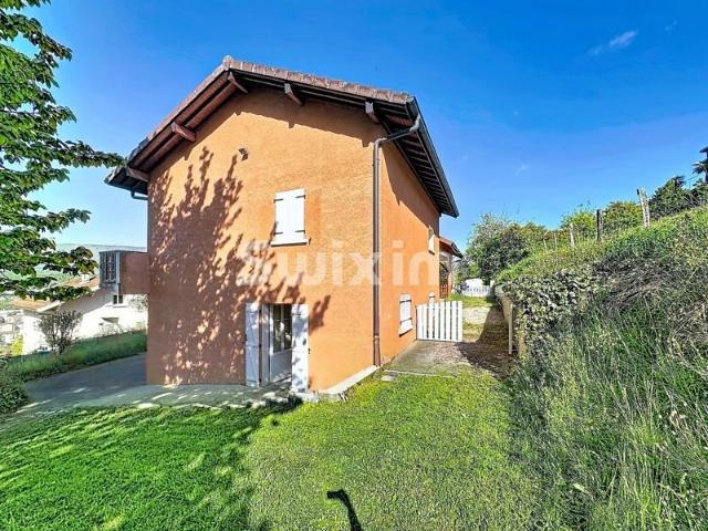 Maison individuelle T4 de 196m2 sur terrain de 4'356m2!
