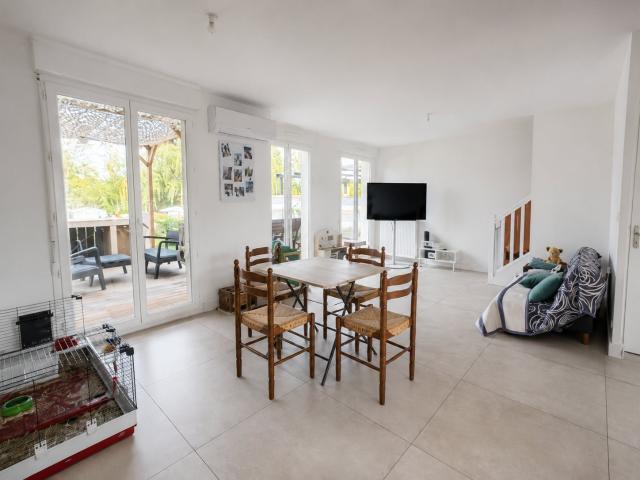 Maison individuelle T4 de 78,06m2 sur une parcelle de 300m2 et garage, Cépet 31620