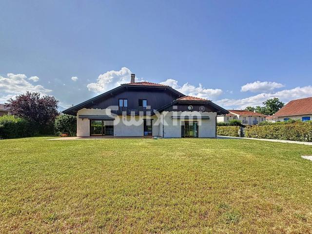Maison individuelle T7 de 280m2 sur terrain de 1100m2!