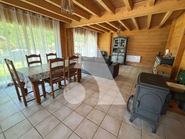 Maison individuelle type chalet à Chezery Forens 4 pièce s 110 m2