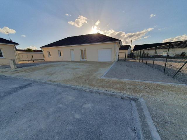 Maison individuelle type T4 100m2 avec garage et terrain