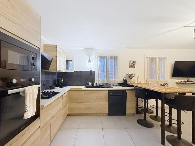 Maison individuelle trois pièces de 75m2 avec cave sur la commune de Clans !