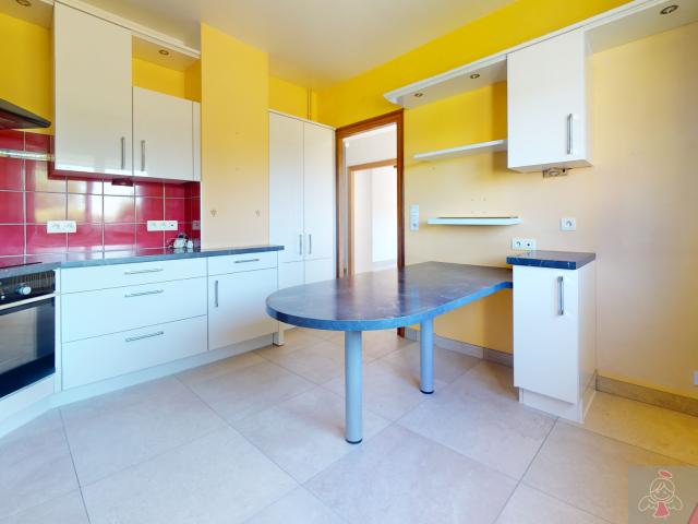 Maison individuelle 126 m2 sur sous sol 4 chambres terrain clos de 894 m2