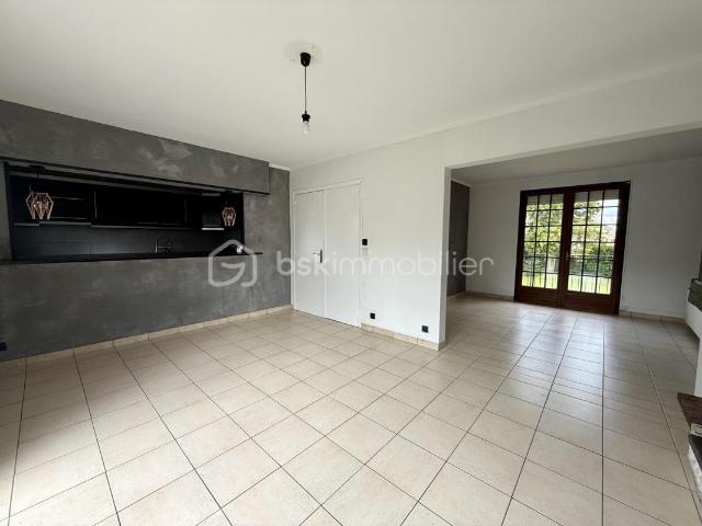 Maison individuelle 132 m² habitables avec jardin 700 m² – plus de 190 m² de surface utile avec sous sol complet