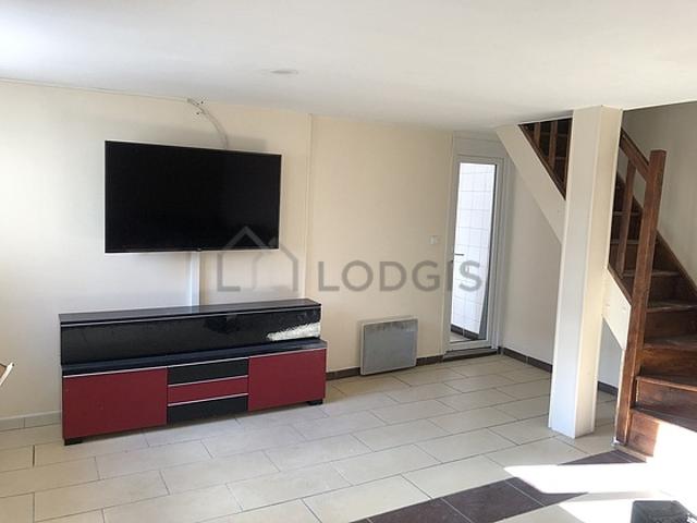 Maison individuelle 3 chambres meublée avec terrasse Stains 93240