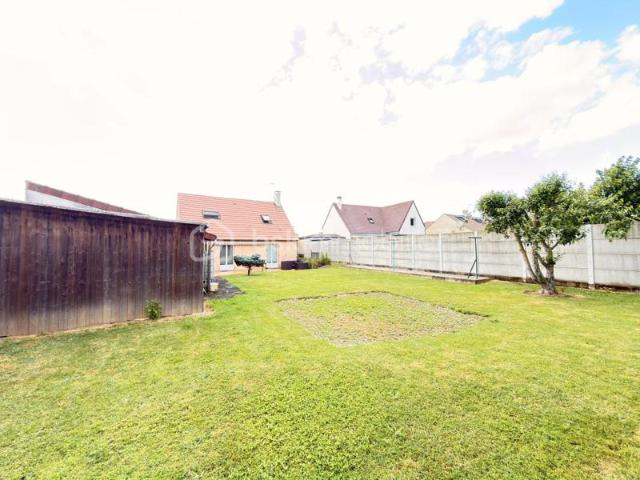 MAISON INDIVIDUELLE 4 CHAMBRES AVEC JARDIN ET DOUBLE GARAGE