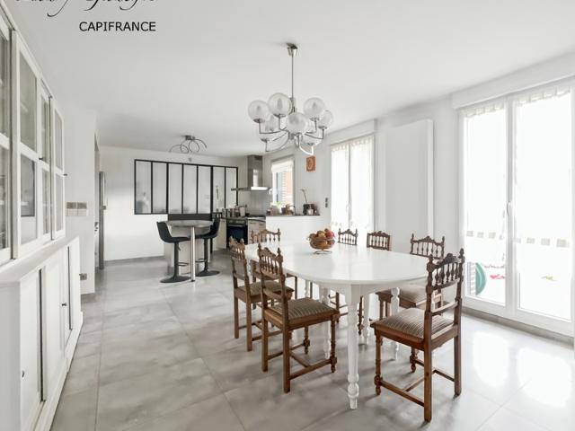 MAISON INDIVIDUELLE – 4 CHAMBRES + BUREAU – 130 m² – VIE DE PLAIN PIED – SOUS SOL COMPLET – JARDIN PLEIN SUD – CALME ET PROCHE COMMODITÉS