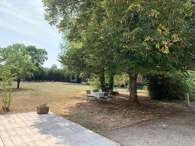 Maison individuelle 4 chambres meublée avec jardin et billard Nord Est de Bordeaux