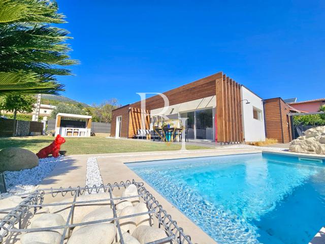 Magnifique villa 4 pièces avec piscine à Carros