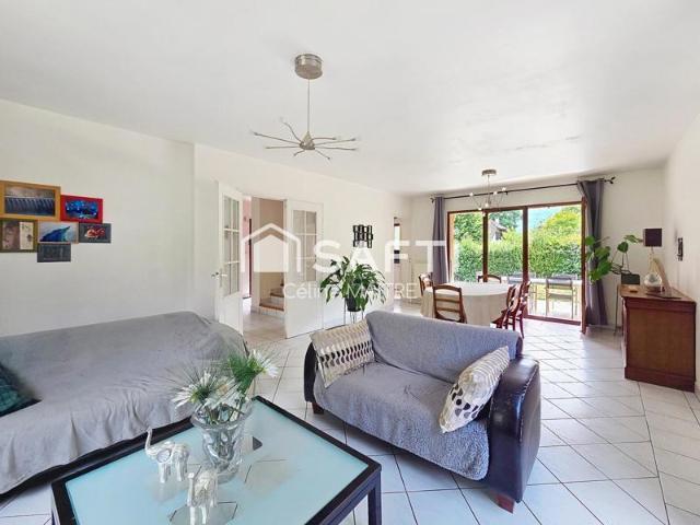 Maison individuelle 5 chambres avec jardin de 704m²
