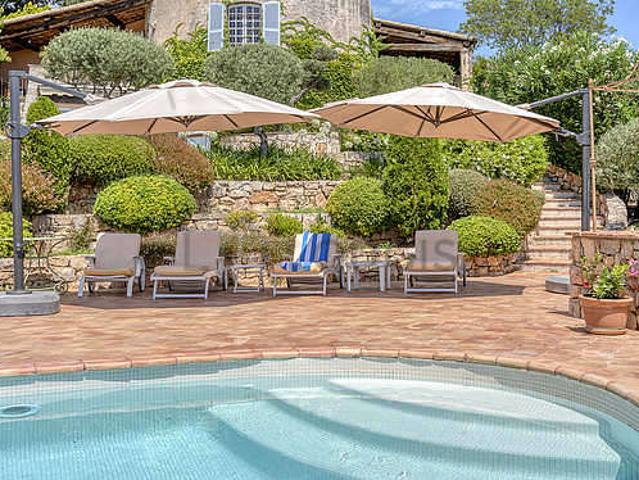 Maison individuelle 5 chambres meublée avec piscine, garage et terrasse Cannes
