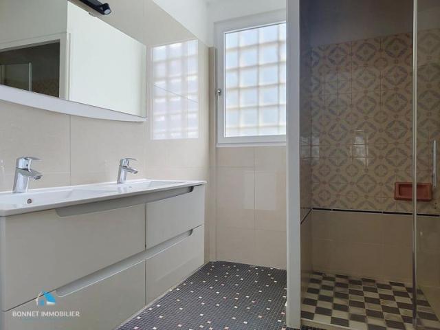 Maison individuelle 5 pièce s 3 chambre s 130 m²