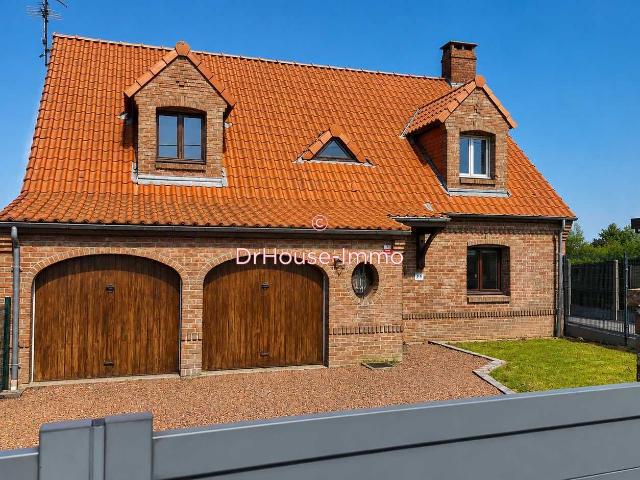Maison individuelle 5 pièces jardin et double garages