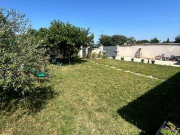 Maison individuelle 5 pièces 100 m² piscine et garage