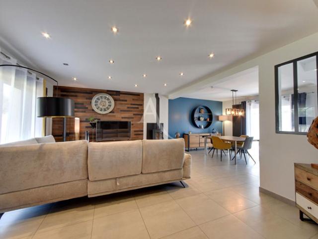 Maison individuelle 7 pièces superbes prestations !