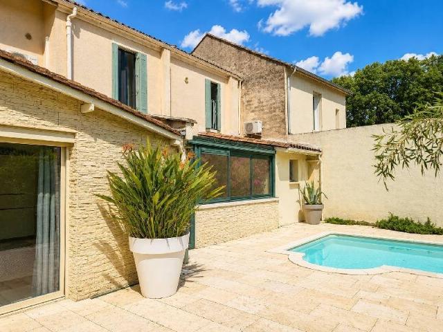 MAISON Idéalement située en centre ville avec un accès immé. 149m² Lalinde