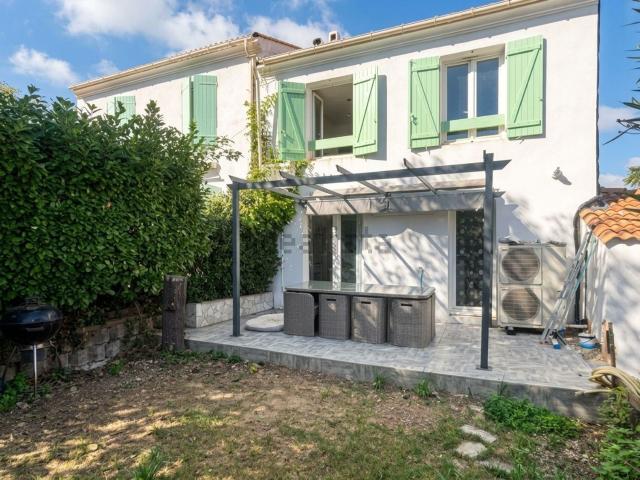 Maison, Istres
