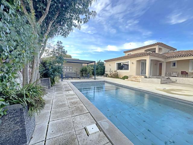 Maison, Istres