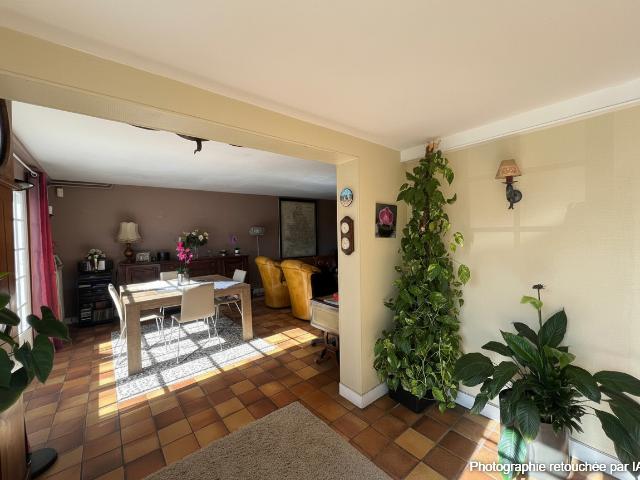 Maison Isles Les Villenoy 5 pièces 168 m2 avec grand terrain de 3800m2