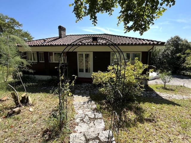 Maison isolée, 3 chambres et vue imprenable 115m² Salles Lavalette