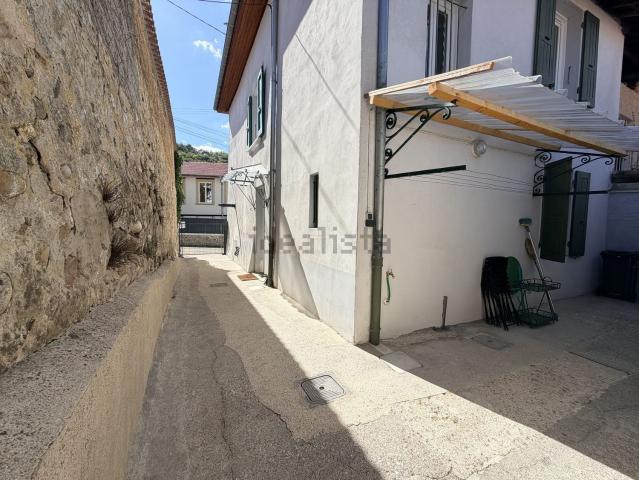 Maison, Izeaux