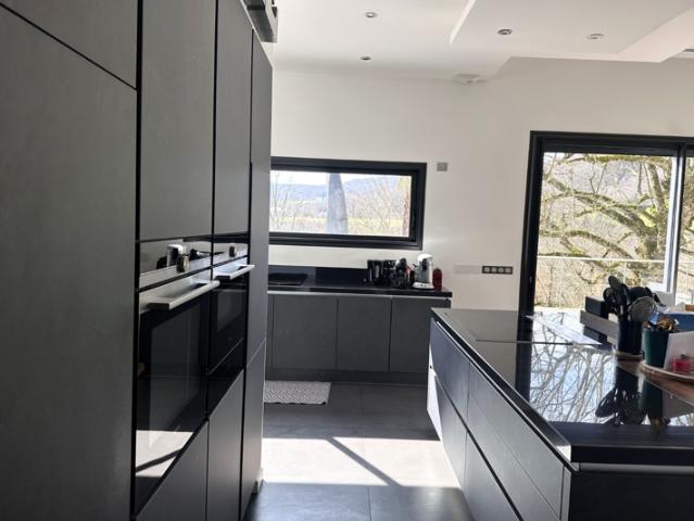 Maison Jaillans 7 pièce s 265 m2