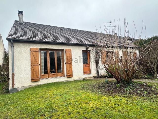 Maison, Juziers