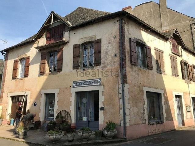 Maison, Juillac