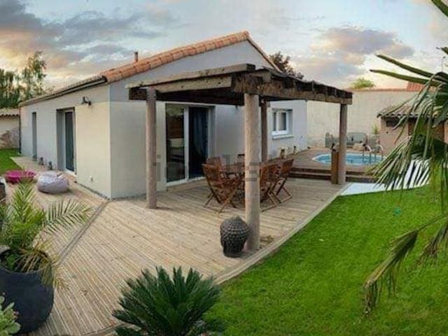 Maison, Juillan