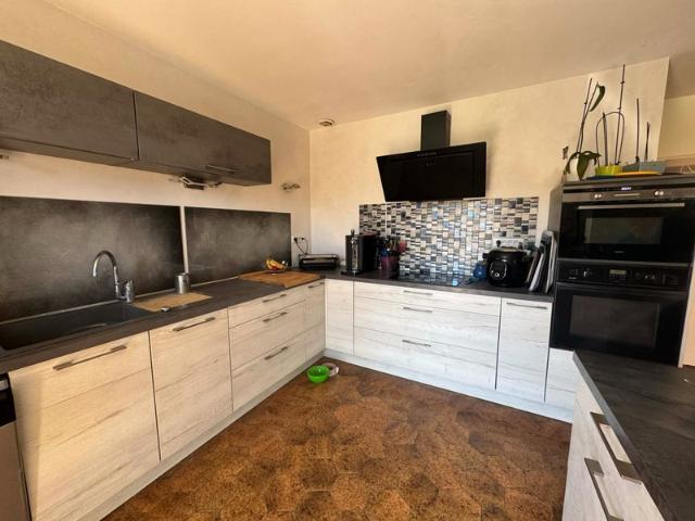 Maison jumelée 141 m² – Piscine – Grand terrain – Excellent DPE B – La Bâtie Montsaléon