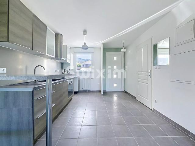 Maison jumelée T4 de 81m² avec garage fermé !