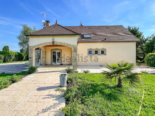 Maison, Jussey