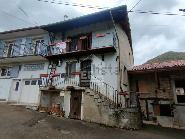 Maison, Oncieu