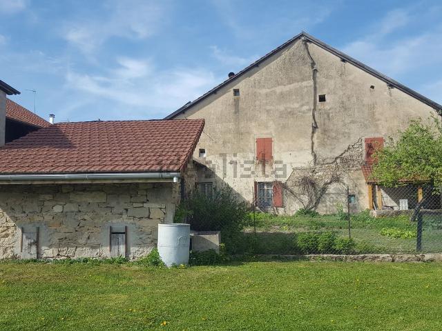 Maison, Oncieu