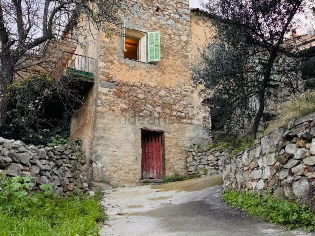 Maison, Occhiatana