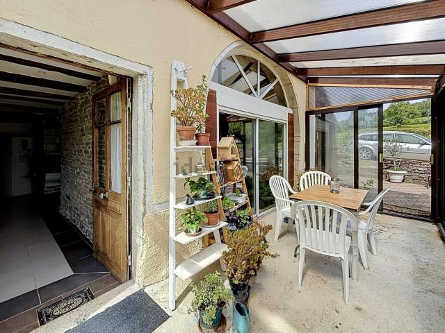 Maison, Oiselay et Grachaux