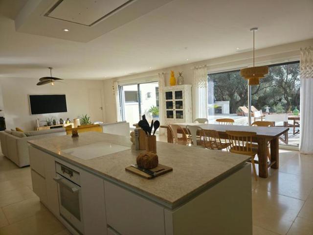 Maison Ollioules 5 pièce s 164 m2 989000 EUR