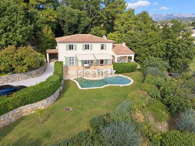 Maison, Opio