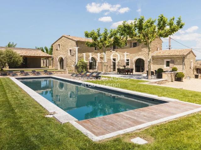 Maison, Oppède